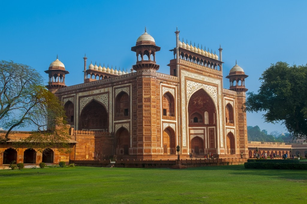 Entrance to Taj- Intricate carving and paintings would keep one mesmerised before finally catching hold of the first sight of Taj Mahal