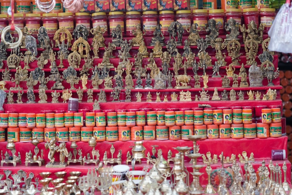 A stall with hundreds of small statues 