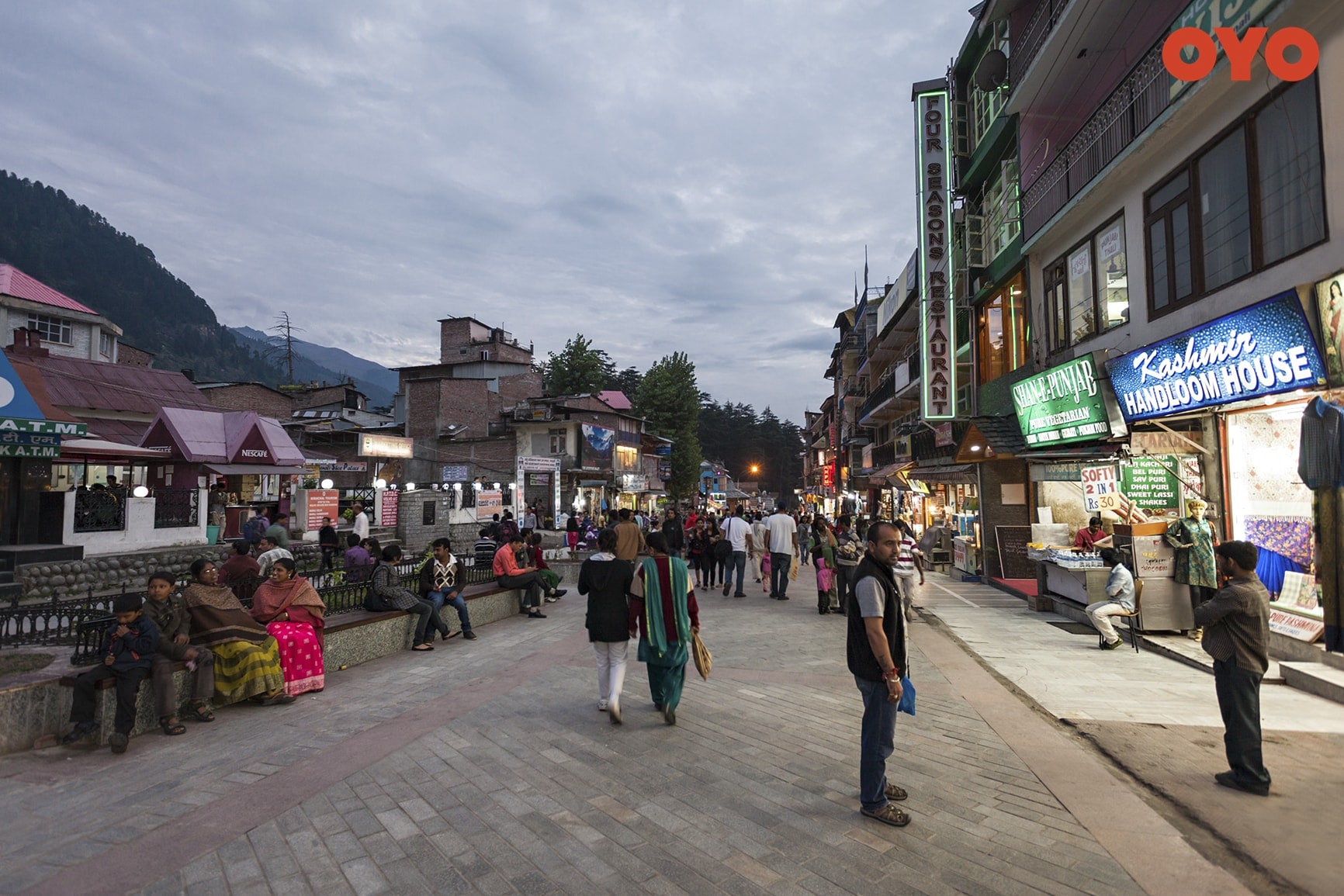 Mall road- place to shop in Manali