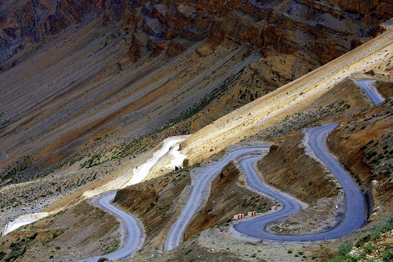 leh ladakh road trip in april