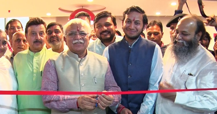 Haryana CM Manohar Lal inaugurating the OYO Headquarters in Sector 69, Gurgaon, on 5th of September 2016