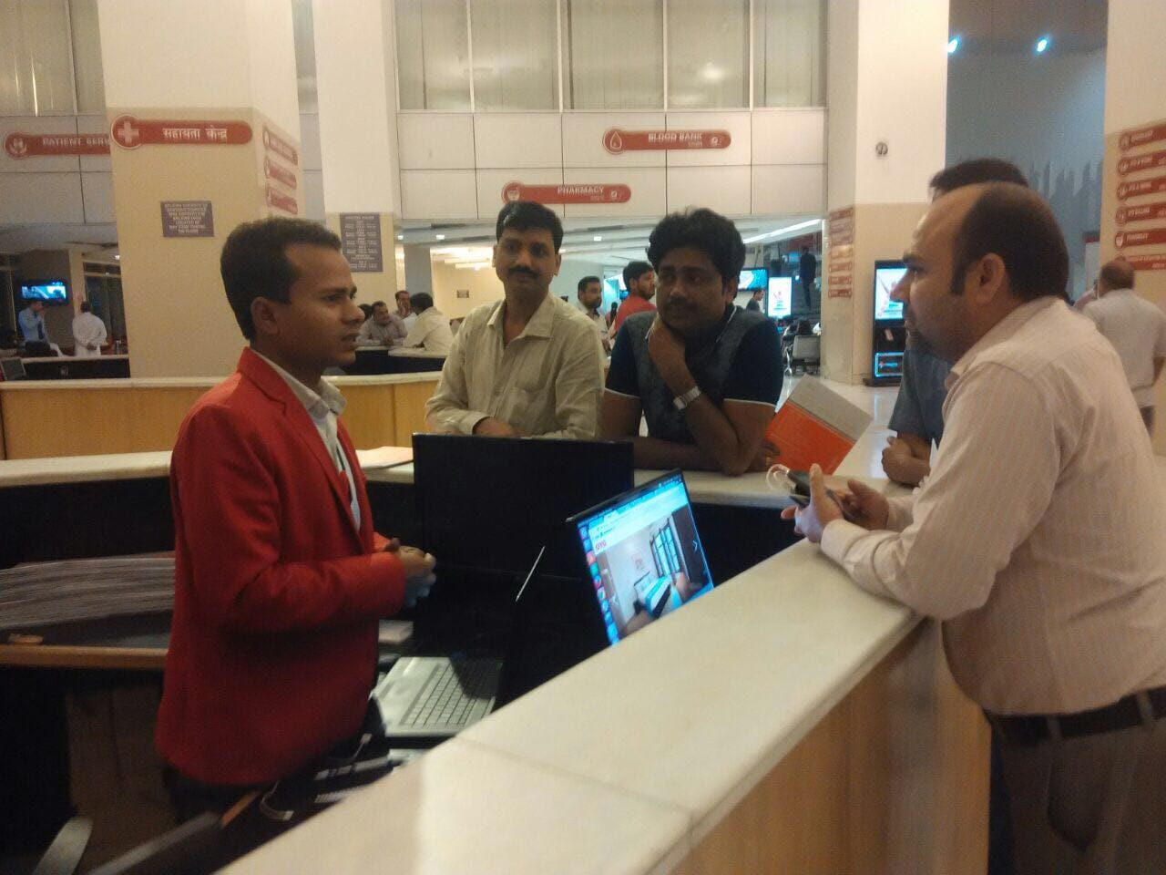 OYO desk at Medanta Hospital for helping people travelling for medical treatment. Now book hotels for our desks at hospitals.