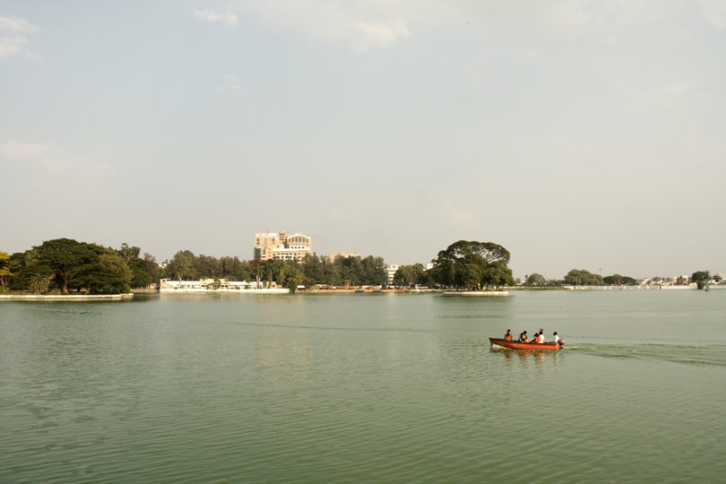 Have a picnic besides the Ulsoor Lake