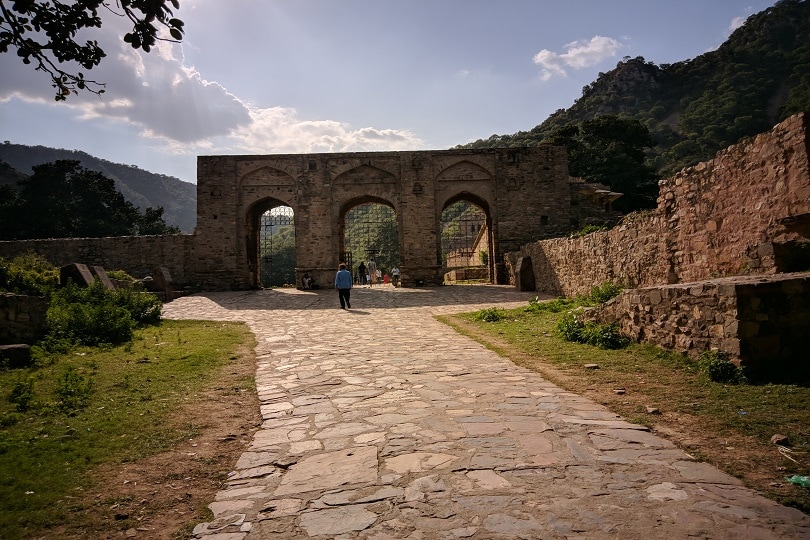 The Historic and the Scary: Trip to Bhangarh Fort – Guide: Best ...