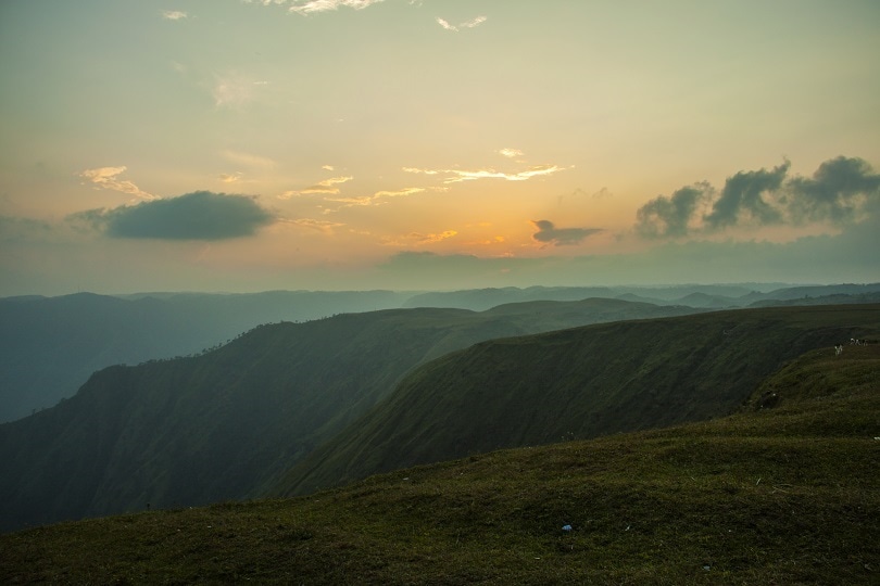 Luit Travels - Laitlum Canyon is a picturesque mountain ridge situated near  Smit in Meghalaya. One of the best places to visit in Shillong, Guwahati  Travel Agent