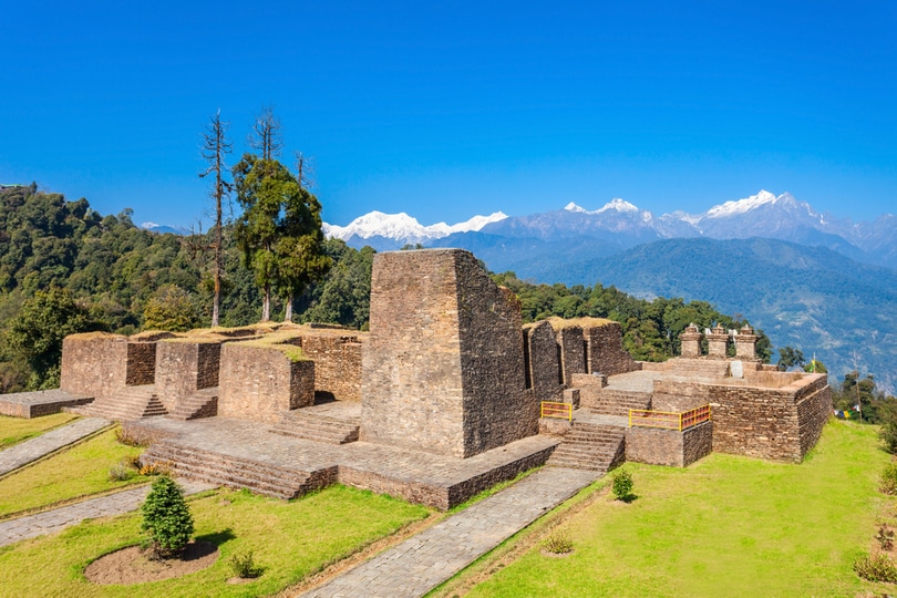 pelling tours and travels