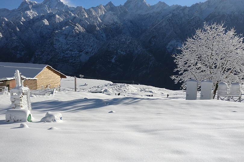 Experience Blissful Serenity with Auli Honeymoon Packages