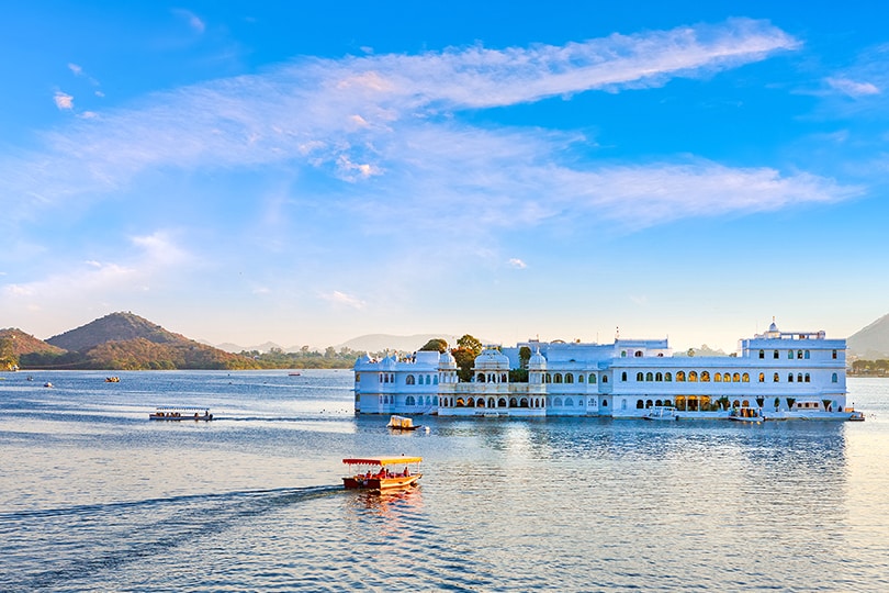 udaipur trip cost for couple