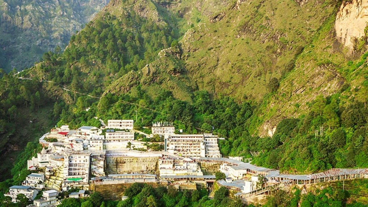 Witness the Grandeur of Navratri Celebrations at Vaishno Devi - OYO